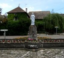 Fontaine fleurie  Longevelle, commune de Haute-Sane (70)-4468de