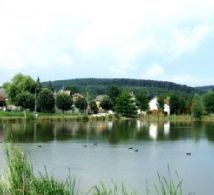 Mignavillers vu depuis le plan d'eau - commune de Haute-Sane en Franche-Comt-c11839