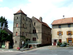 La maison du Bailli et sa tour carre, commune de Granges le Bourg, en Haute-Sane