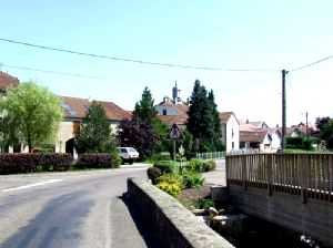 Vue de la commune de Froideterre en Haute-Sane (70)