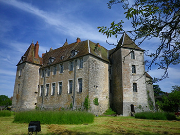Entre vignobles et clergé de Haute-Saône : une visite du château de Gy