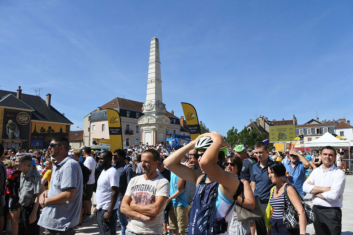 C'est parti pour le bain de foule !