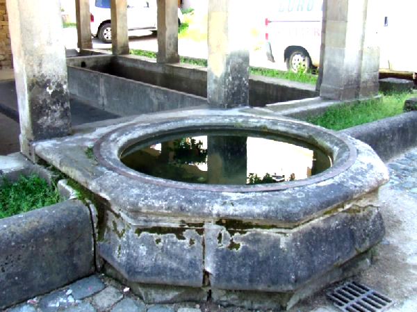 Bassin lavoir de Chalonvillars