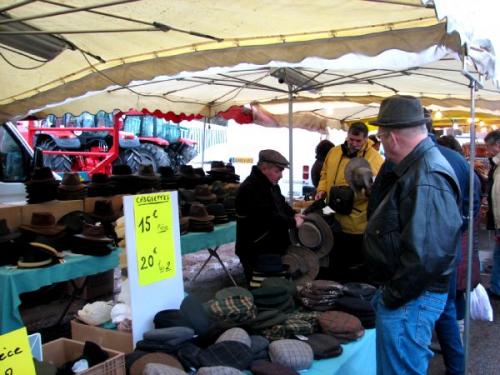 Chapeaux et casquettes de saison