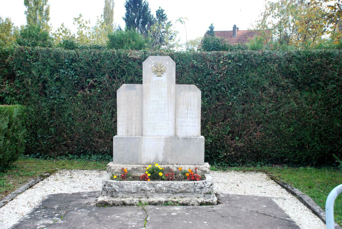 Le monument aux morts