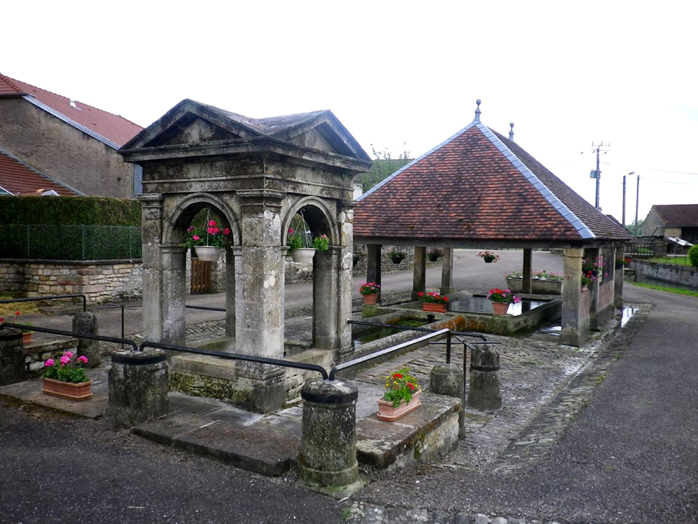 Le lavoir-fontaine d'Hurecourt