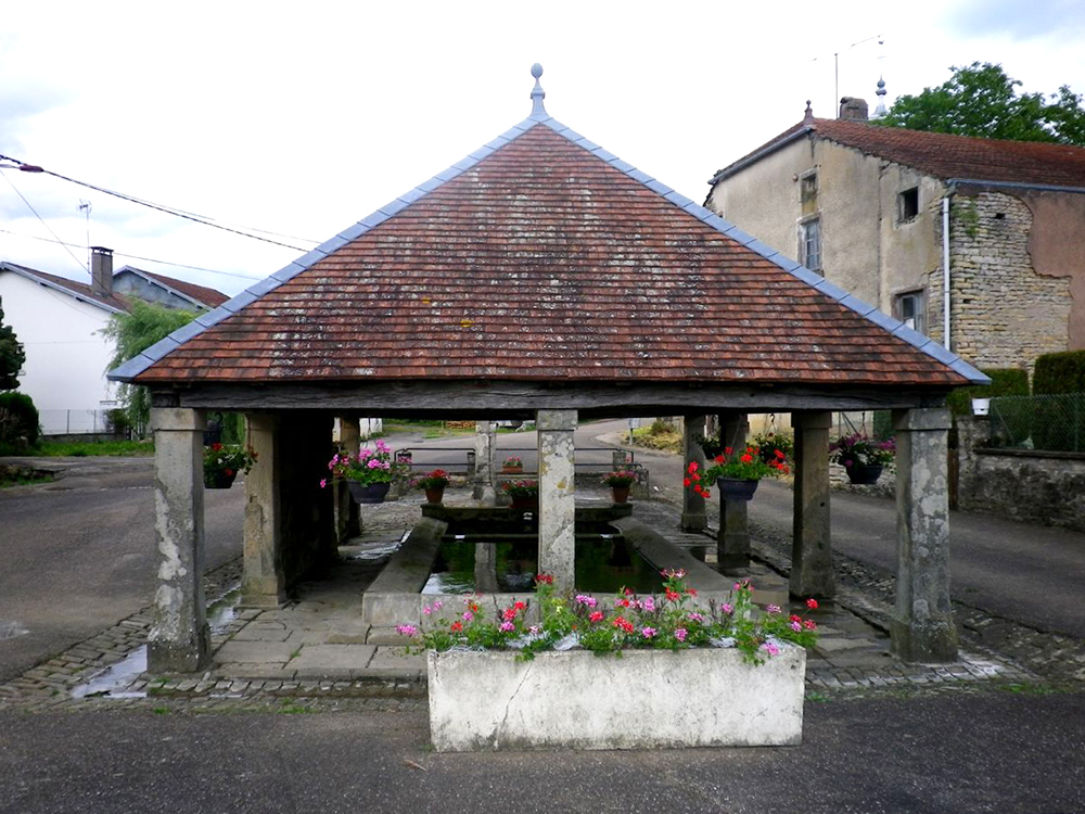 Le lavoir-fontaine d'Hurecourt