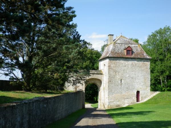 La tour de Guet et les fortifications