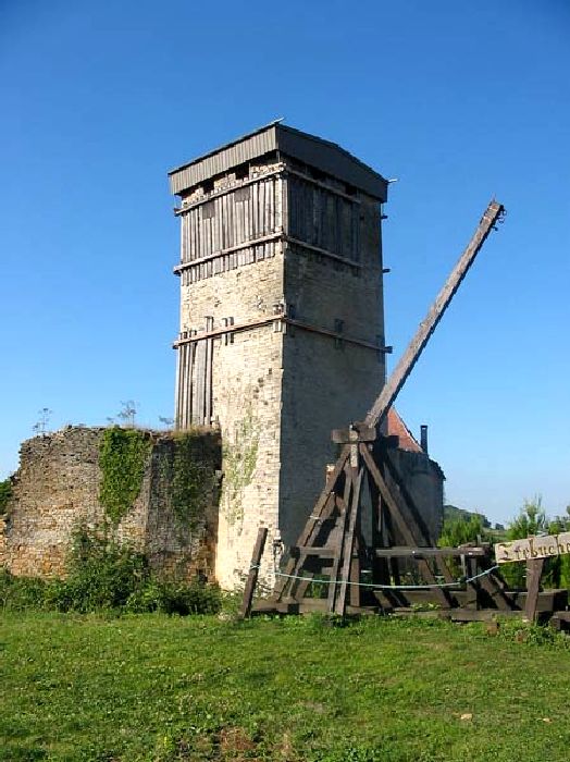 La tour principale, 25 m de haut