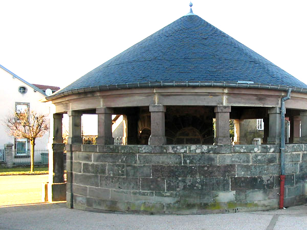 Lavoir circulaire d'Ehuns