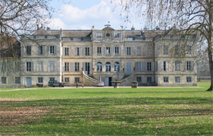 Maison abbatiale de l'ancienne abbaye de Neuvelle-les-la-Charit