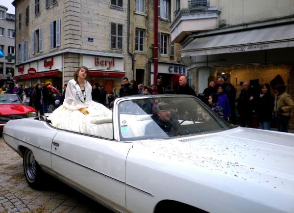 Miss Carnaval ouvre le dfil