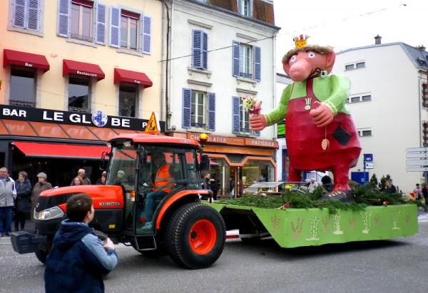 Monsieur Carnaval clt le dfil