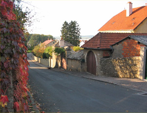 Rue de la commune de Navenne en Haute-Saône