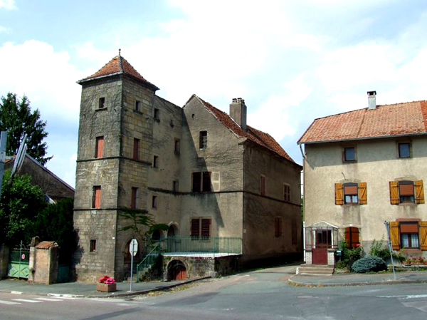Tour médiévale de Grange le Bourg