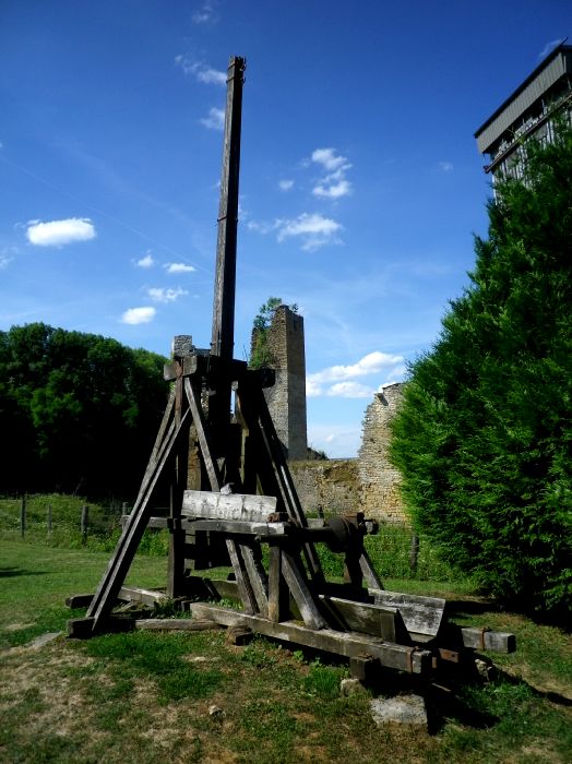 Trébuchet, artillerie médiévale